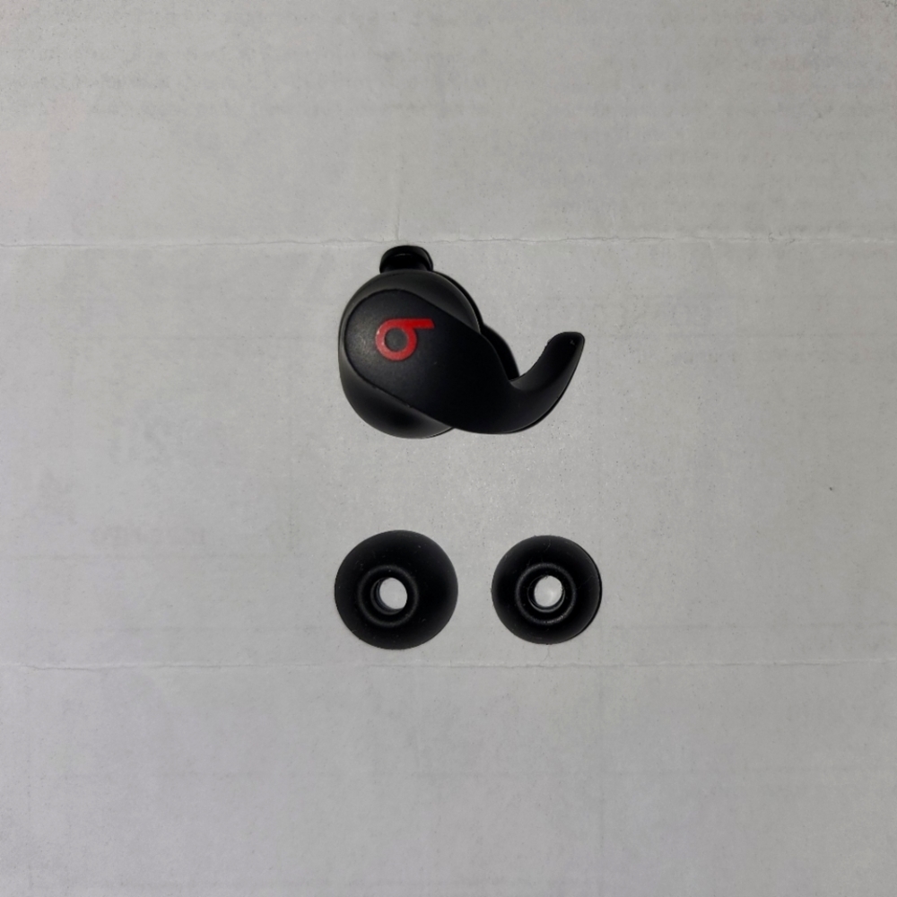 Left Beats headphone Pro